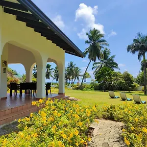 Luana Yuna Villa